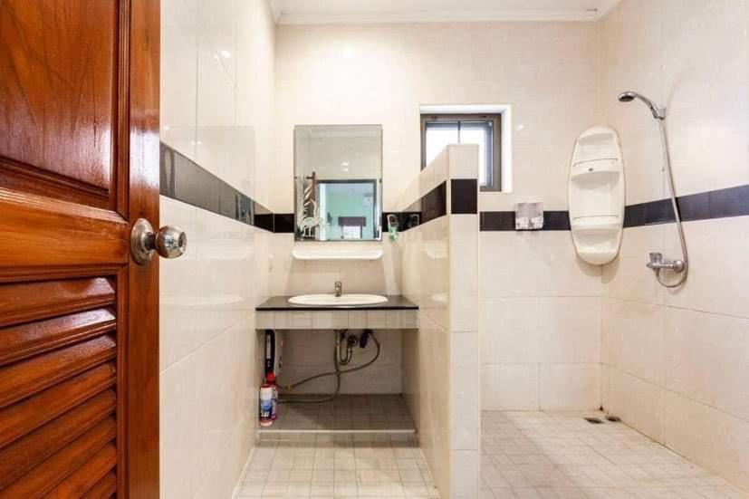P.P. Rest Pattaya Hotel Banhuajjaj Kültér fotó